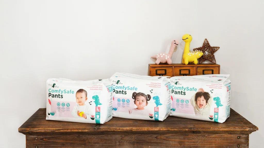 FirstDino ComfySafe分为Tape Diapers和Diaper Pants两款