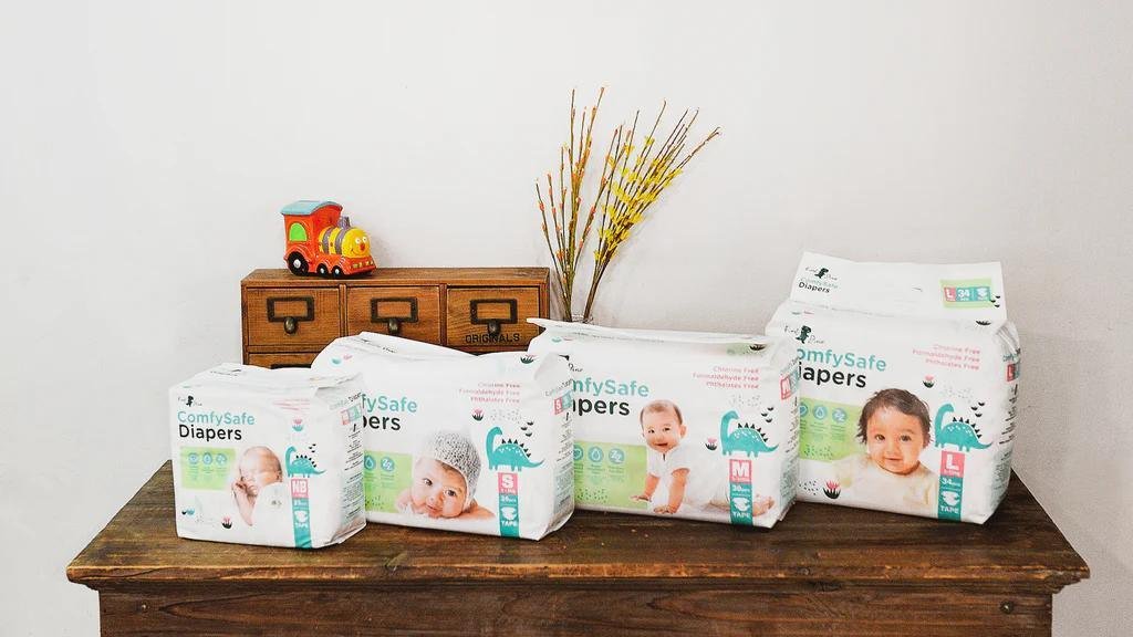 FirstDino ComfySafe分为Tape Diapers和Diaper Pants两款
